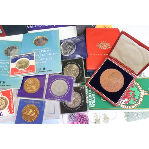 76 - A Collection Of Mainly British Uncirculated Coin Sets To Include £2, £1, £5 and Commemorative Exampl... 