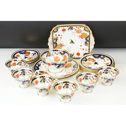 46 - Shelley ' Ashbourne ' pattern tea set for six, pattern no. 8524, to include 6 teacups & saucers, 6 t... 