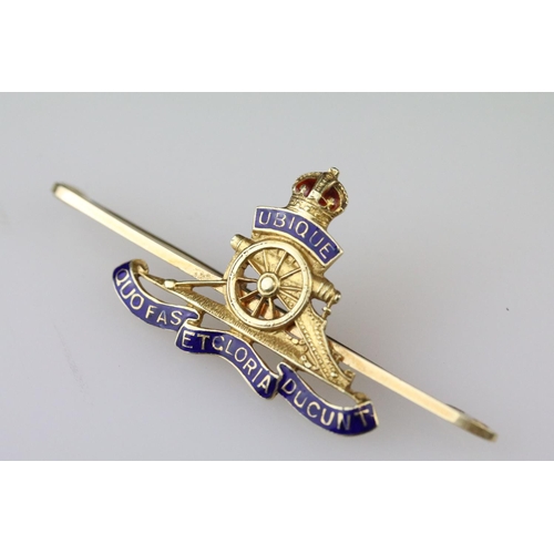 7 - Enamelled 15ct yellow gold Royal Artillery sweetheart brooch, length approx 5cm