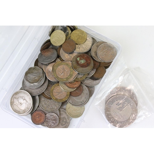 133 - A collection of mixed coins to include British pre decimal and World examples together with a quanti... 