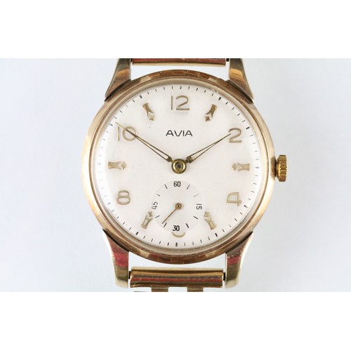 530 - Mid Century Avia hallmarked 9ct gold gentleman's wrist watch having a round face with subsidiary dia... 