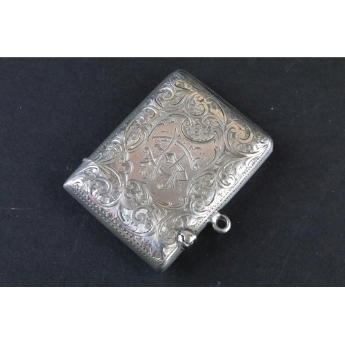 810 - Group of antique silver pocket items to include; a Victorian vinaigrette (Birmingham 1866, George Un... 