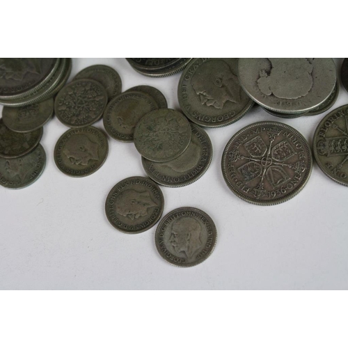 262 - A collection of British pre decimal silver coins to include Half Crowns, Florins, Shillings & Sixpen... 