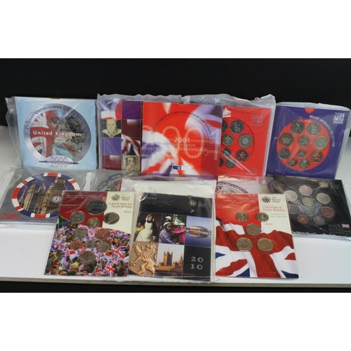 265 - A collection of United Kingdom Royal Mint uncirculated coin year sets to include 2000, 2001, 2002, 2... 