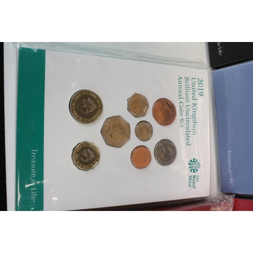 266 - A collection of United Kingdom Royal Mint uncirculated coin year sets to include 2013, 2014, 2015, 2... 