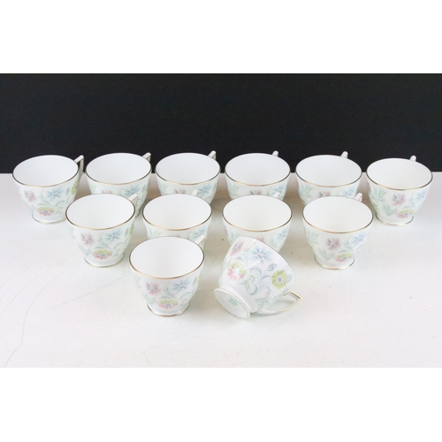 40 - Minton 'Vanessa' tea set for 12, pattern no. S.678, to include 12 teacups & saucers, 12 tea plates, ... 