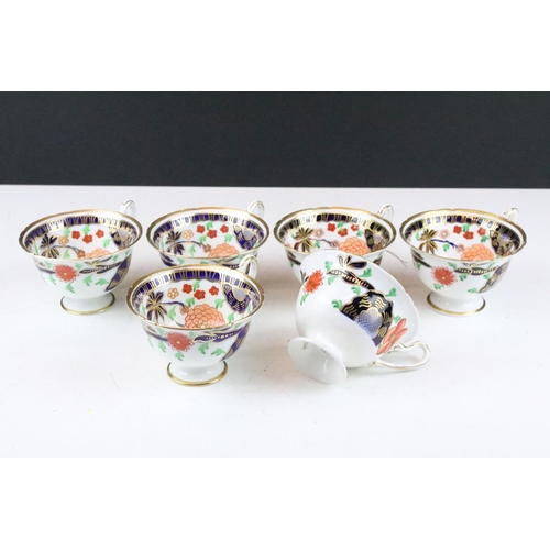 46 - Shelley ' Ashbourne ' pattern tea set for six, pattern no. 8524, to include 6 teacups & saucers, 6 t... 