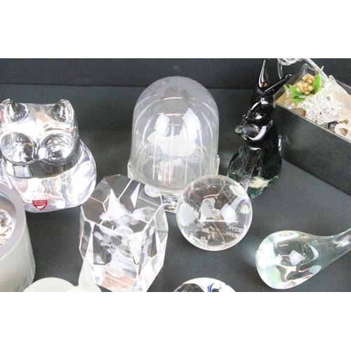 72 - Collection of glass to include Swarovski animal figurines, Tweedsmuir glass sheep, Caithness, murano... 