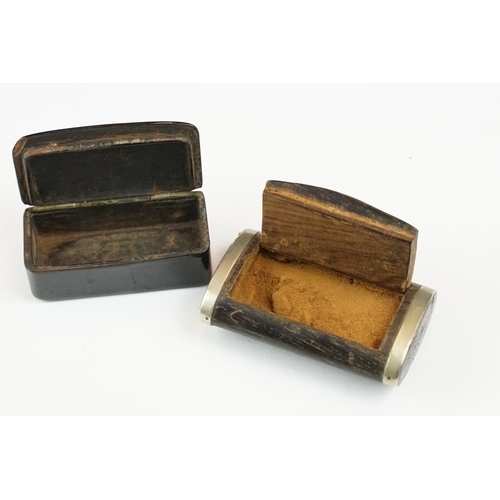 222 - A small group of mixed collectables to include a pocket syringe, vesta cases and snuff boxes.