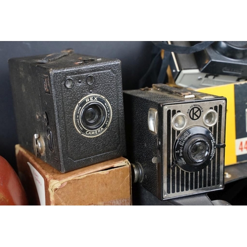 426 - Group of five cameras to include an Edixa Reflex (with 1:2.8 / 50 lens), Rex box camera, Kodak Browi... 