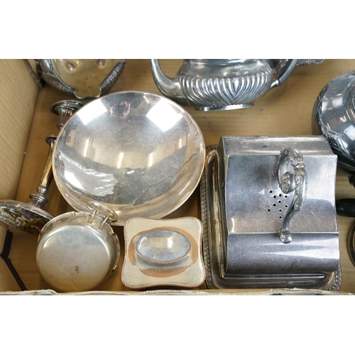 430 - Mixed silver plate to include a salver with cast decoration to border, chocolate pot, teapots, chees... 