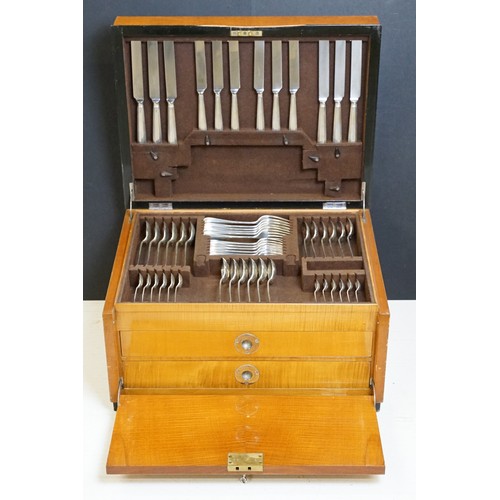 814 - Extensive 108 piece silver hallmarked cutlery canteen by Harrison Brothers & Howson. Hallmarked Shef... 