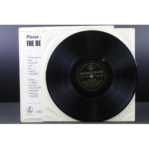 1 - Vinyl - The Beatles Please Please Me. Original UK 1st pressing LP on Parlophone Records PMC 1202, wi... 