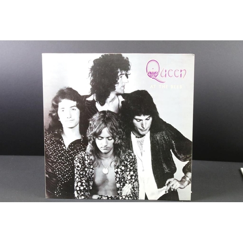 20 - Vinyl - 4 Queen LPs to include Queen Rocks (724382309116), At The Beeb (BOJLP001), Greatest Hits II ... 