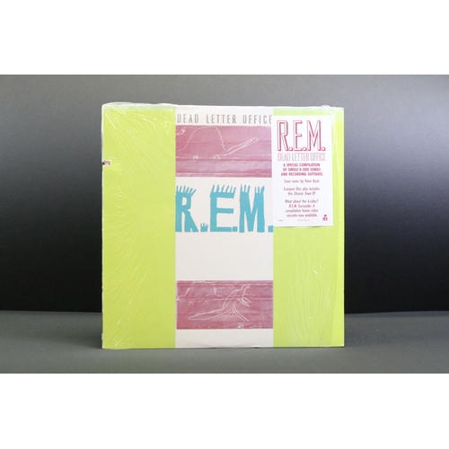 106 - Vinyl - 6 REM LPs and 2 12