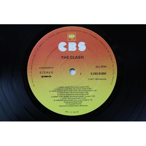 54 - Vinyl / Memorabilia - The Clash Capital Radio Set to include The NME Capital Radio EP (CL1) Ex, The ... 