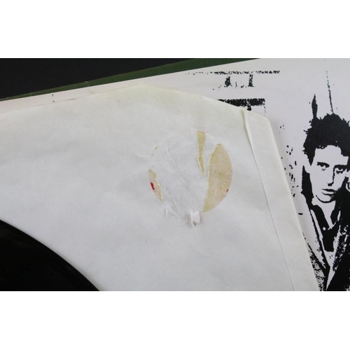 54 - Vinyl / Memorabilia - The Clash Capital Radio Set to include The NME Capital Radio EP (CL1) Ex, The ... 