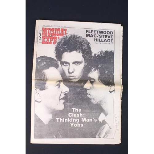 54 - Vinyl / Memorabilia - The Clash Capital Radio Set to include The NME Capital Radio EP (CL1) Ex, The ... 