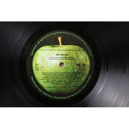 71 - Vinyl - The Beatles White Album PMC 7067 No. 0022046, top loader, mono, mfd. in UK label text, no in... 