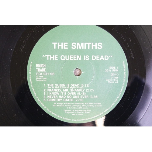 118 - Vinyl - 4 The Smiths LPs to include Strangeways Here We Come, The World Won't Listen, The Queen Is D... 