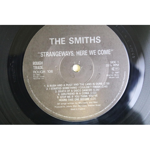 118 - Vinyl - 4 The Smiths LPs to include Strangeways Here We Come, The World Won't Listen, The Queen Is D... 