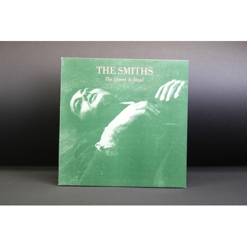 118 - Vinyl - 4 The Smiths LPs to include Strangeways Here We Come, The World Won't Listen, The Queen Is D... 