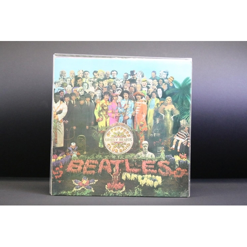 142 - Vinyl - 5 LPs to include The Beatles Sgt Pepper (red flame inner, insert intact, mono) Vg/G, Focus M... 