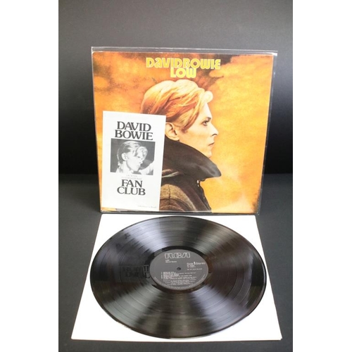 186 - Vinyl - 2 David Bowie original UK albums with Fan Club inserts, to include: A Aladdin Sane (original... 