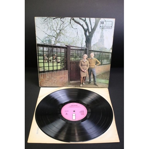 506 - Vinyl - Fairport Convention Unhalfbricking LP on Island Records ILPS 9102.  Original UK 1969 pressin... 