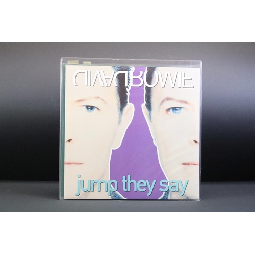 192 - Vinyl - 31 David Bowie 12” singles including 4 promos, one test pressing and limited editions, to in... 