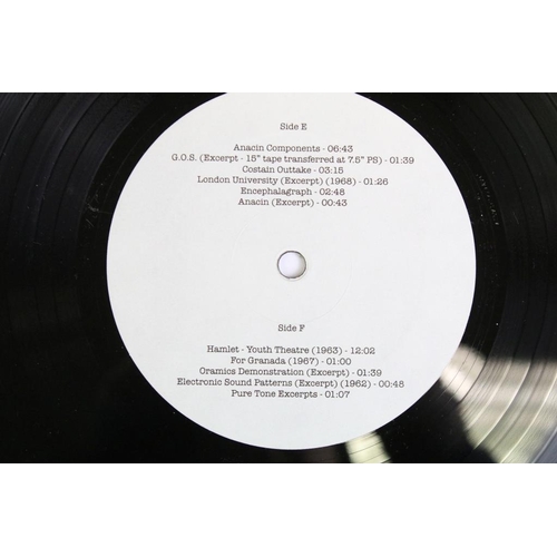 492 - Vinyl - 2 Electronic / Abstract limited edition albums on Young Americans Records, to include: Daphn... 