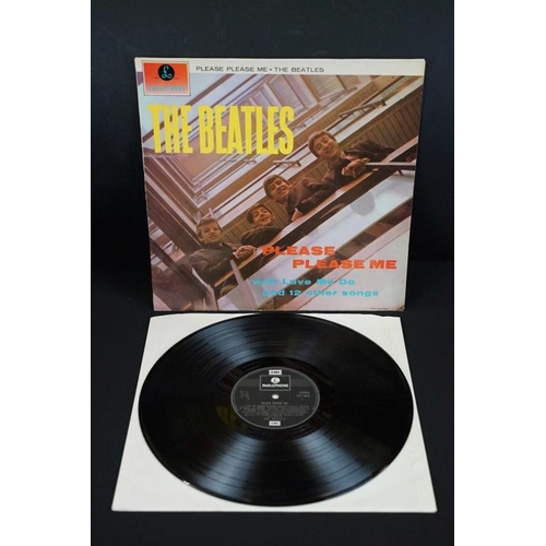 226 - Vinyl - 3 The Beatles LPs to include Revolver (PCS 7009), Please Please Me x 2 (PCS 3042).  All 2 bo... 