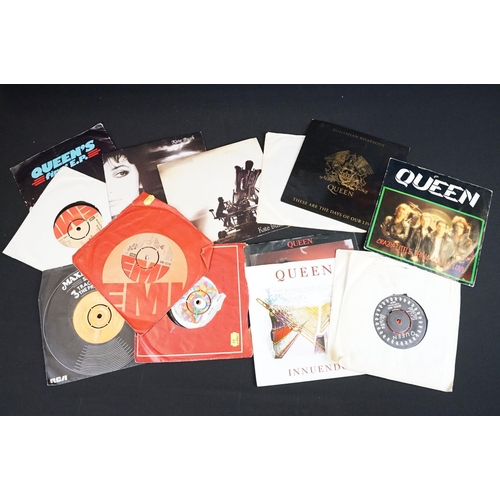 565 - Vinyl - Over 250 1970’s and 1980’s Rock / Punk / Pop and Soul 7” singles in 2 boxes to include: The ... 