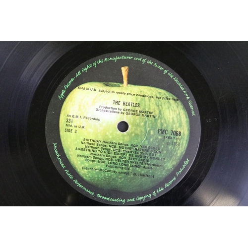 624 - Vinyl - The Beatles White Album (PMC 7067/8) No. 0249004, top loader, mono, no photographs, poster (... 