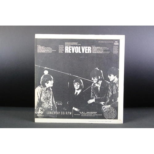 635 - Vinyl - 2 The Beatles LPs to include Revolver (PMC 7009) The Gramophone Co Ltd and Sold In UK to lab... 