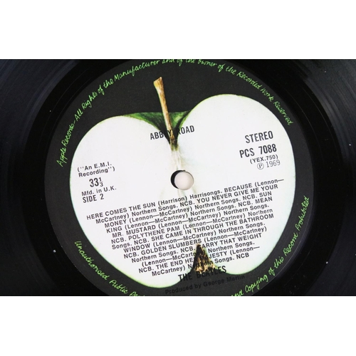 635 - Vinyl - 2 The Beatles LPs to include Revolver (PMC 7009) The Gramophone Co Ltd and Sold In UK to lab... 