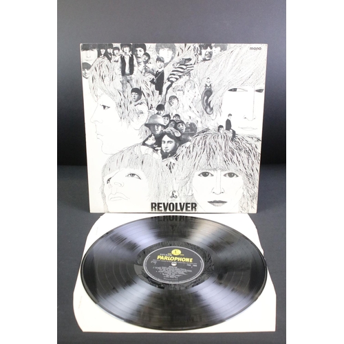 635 - Vinyl - 2 The Beatles LPs to include Revolver (PMC 7009) The Gramophone Co Ltd and Sold In UK to lab... 