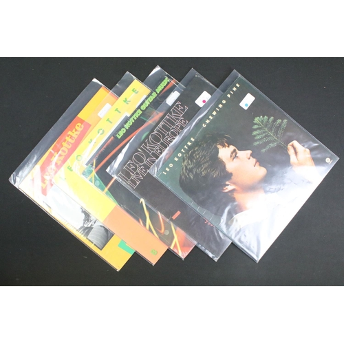 206A - Vinyl - Over 80 Folk & Country LPs spanning decades.  At least Vg overall with Ex examples