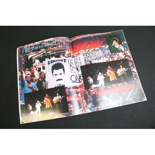 707 - Memorabilia - Queen / Freddie Mercury 7 official memorabilia items from the Freddie Mercury Tribute ... 