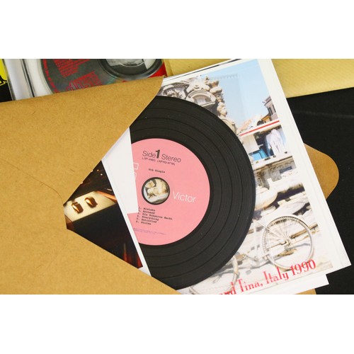 763A - CD’s -  18 Privately Press CD's by Chris Olley / Six By Seven. Privately pressed by Chris Olley CD a... 