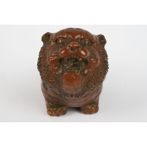 224 - An ornamental Chinese bronze tiger, stands approx 4cm in height.