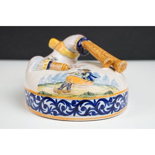 31 - Henriot Quimper faience covered dish / cheese dish, in the form of biniou / bagpipes, numbered 150, ... 