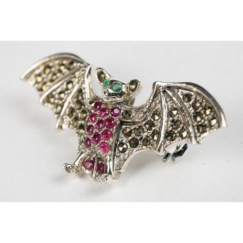 252 - Silver Bat Brooch / Pendant set with gemstones