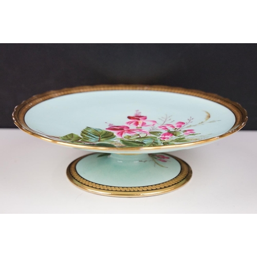 102 - 19th Century tazza being hand painted with a floral spray together with four matching plates, each d... 