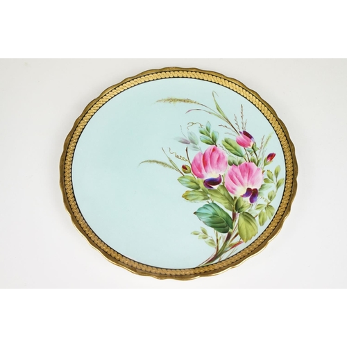 102 - 19th Century tazza being hand painted with a floral spray together with four matching plates, each d... 