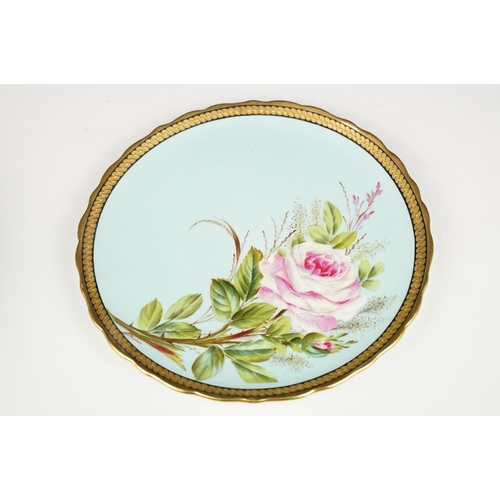 102 - 19th Century tazza being hand painted with a floral spray together with four matching plates, each d... 