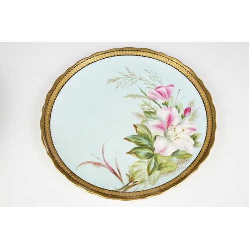 102 - 19th Century tazza being hand painted with a floral spray together with four matching plates, each d... 