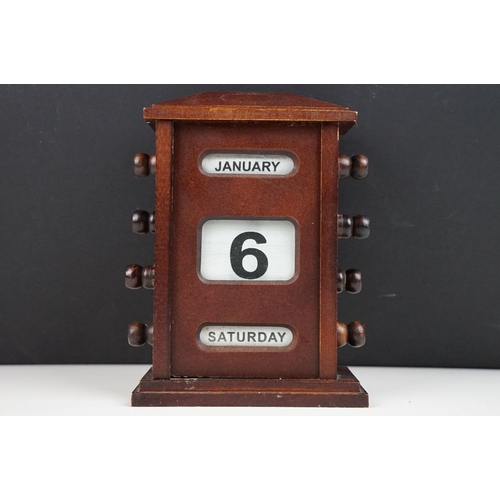 139 - Edwardian style Wooden Cased Perpetual Desk Calendar, 18cm high