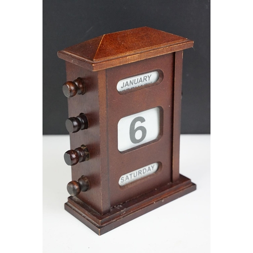 139 - Edwardian style Wooden Cased Perpetual Desk Calendar, 18cm high