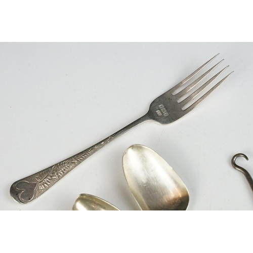 306A - A collection of fully hallmarked sterling silver cutlery to include Georgian examples.